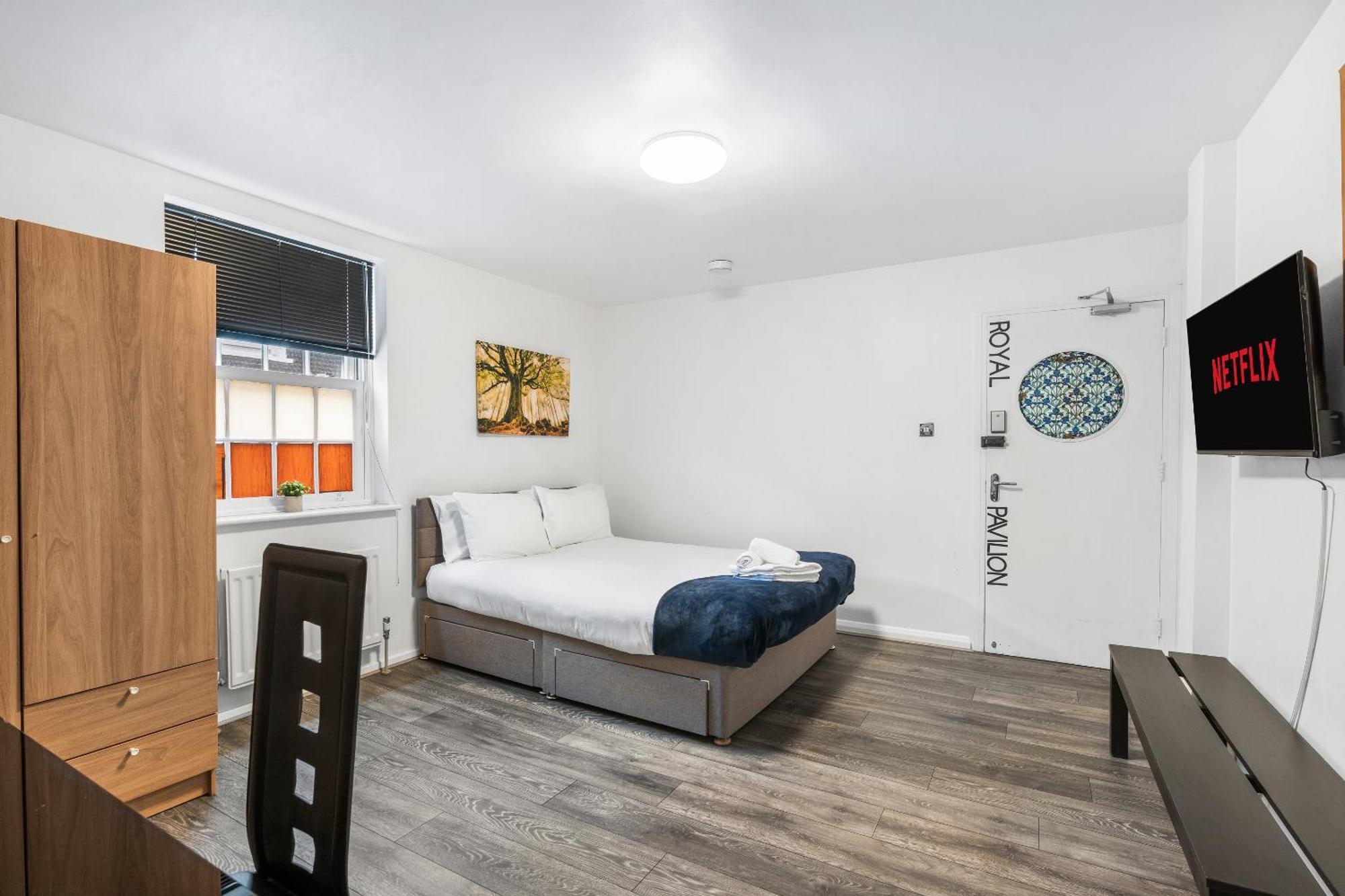 Queens Place -