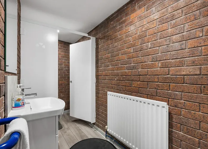 Queens Place - Rooms